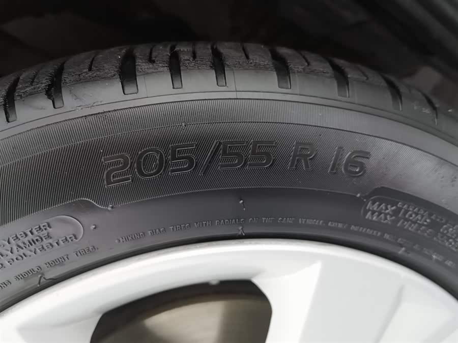 Volkswagen Bora 2013 immagine di auto #25