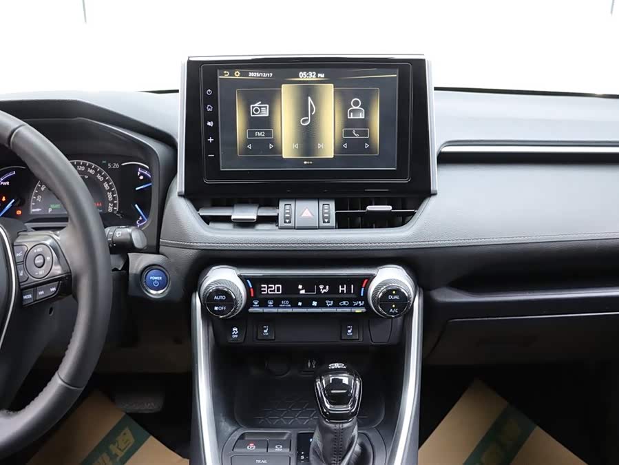 Toyota RAV4 2020 car image #25