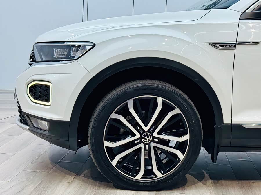 Volkswagen T-Roc 2021 car image #25