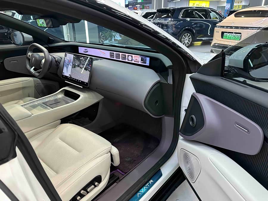 Avatr 12 2025 car image #25