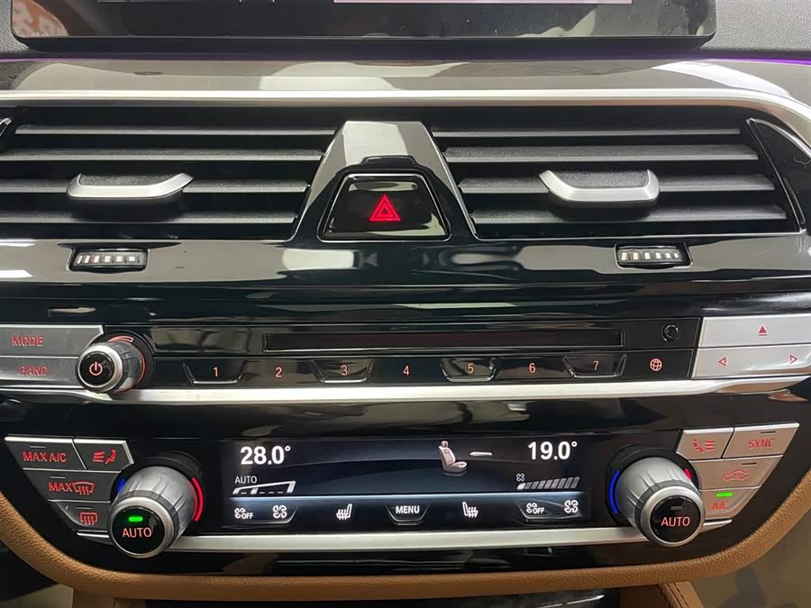 BMW 5 Series 2019 car image #25