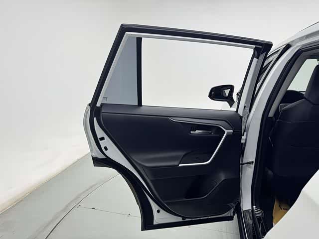 Toyota RAV4 2024 car image #25