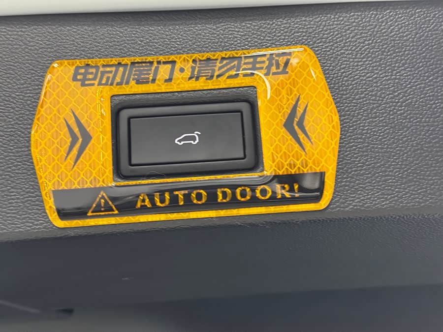 Volkswagen T-Roc 2021 car image #25