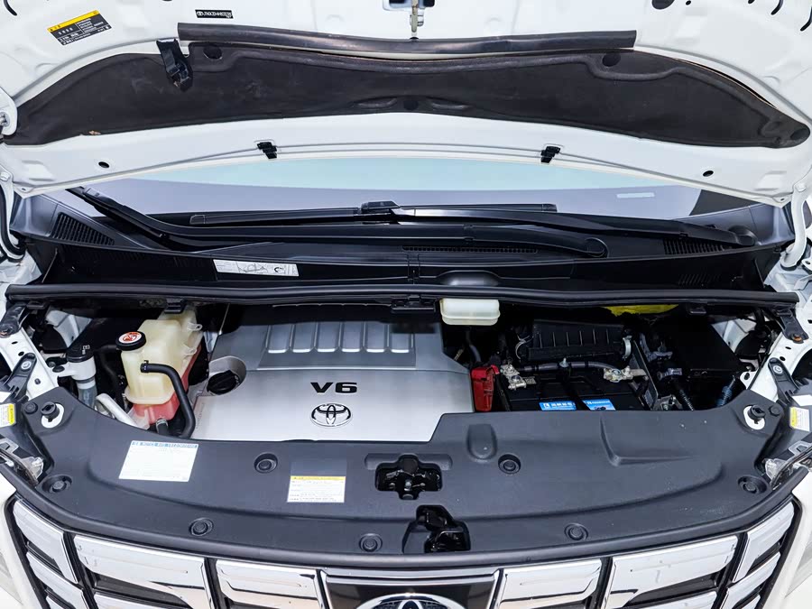 Toyota Alphard 2018 car image #25