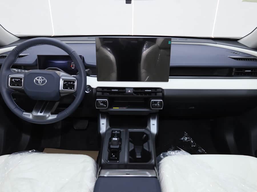 Toyota RAV4 2026 car image #25