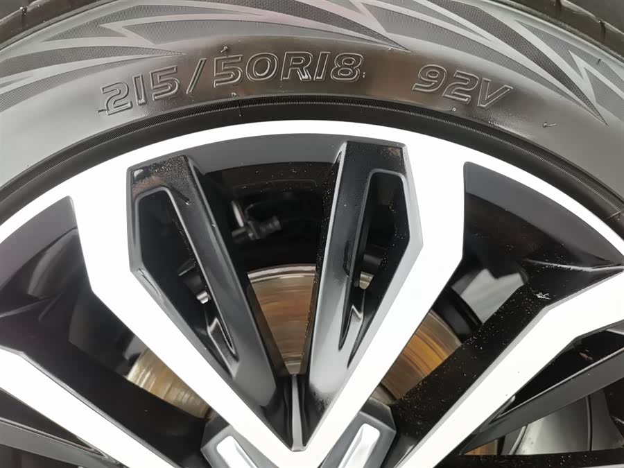 Volkswagen T-Roc 2026 car image #25