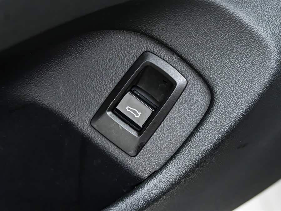 BMW 5 Series 2024 car image #25