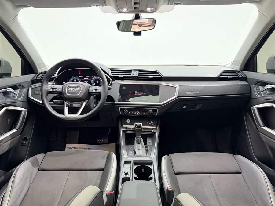 Audi Q3 2022 car image #25
