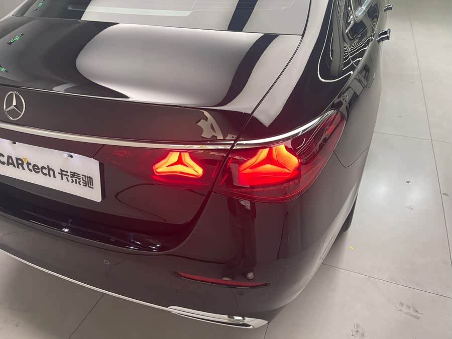 Mercedes-Benz E Class 2024 car image #25