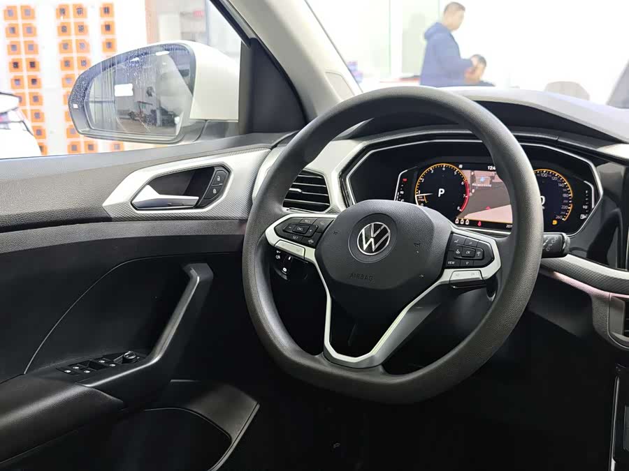 Volkswagen Tacqua 2022 car image #25