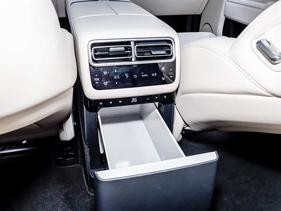 Li L7 2024 صورة سيارة #25