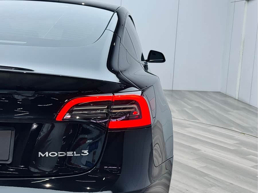 Tesla Model 3 2023 immagine di auto #25