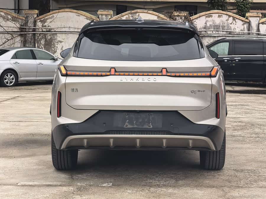 Lynk & Co 08 EM-P 2023 car image #25