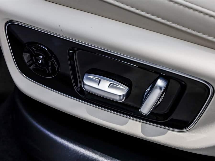 Li L7 2025 immagine di auto #25