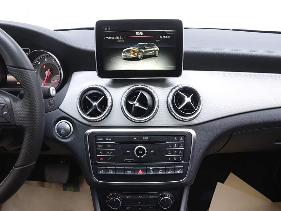 Mercedes-Benz GLA Class 2016 car image #25