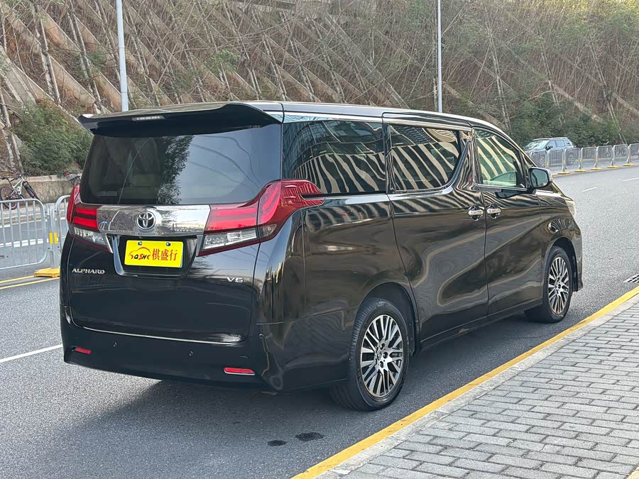 Toyota Alphard 2017 car image #25