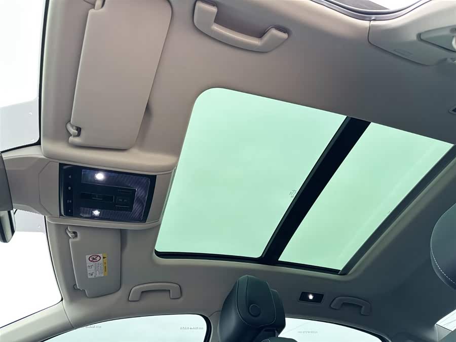 Volkswagen Passat 2023 صورة سيارة #25