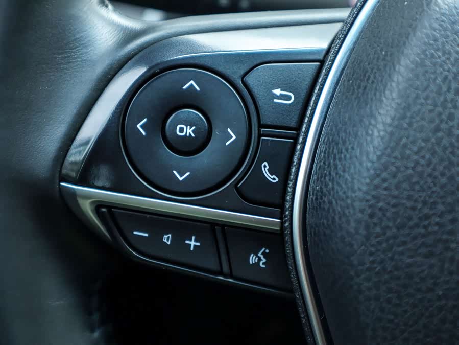 Toyota Camry 2020 car image #25