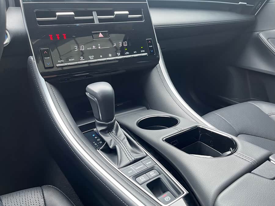 Toyota Avalon 2023 car image #25