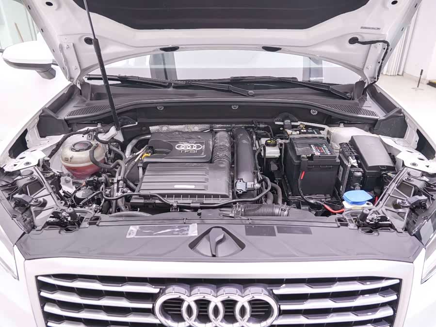 Audi Q2L 2021 immagine di auto #25