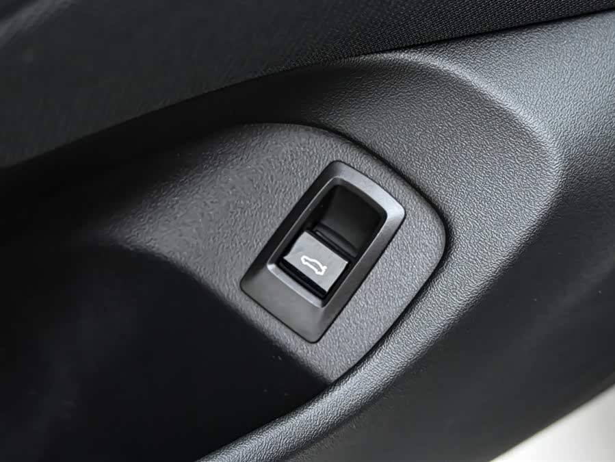 BMW 5 Series 2025 car image #25