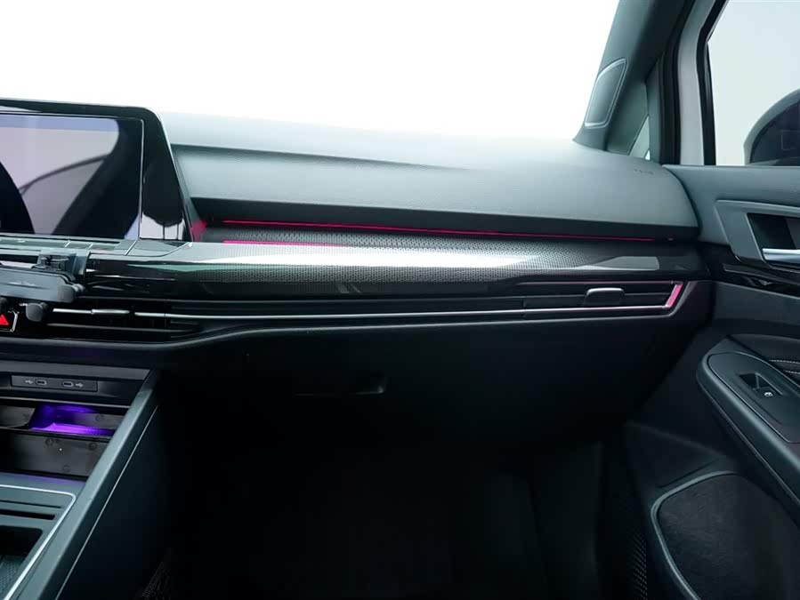 Volkswagen Golf 2022 car image #25