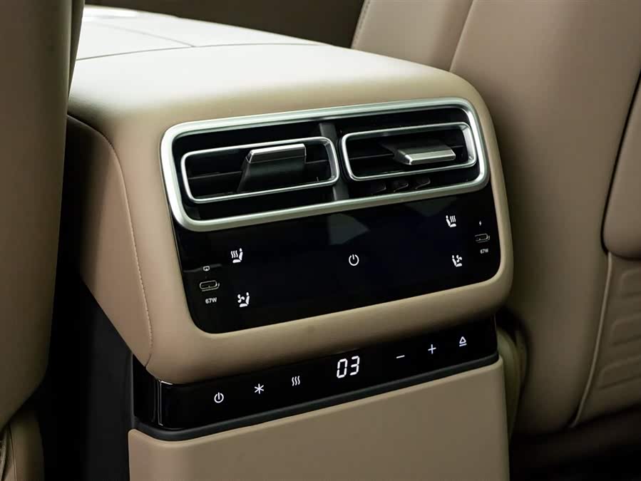 Li L7 2025 immagine di auto #25