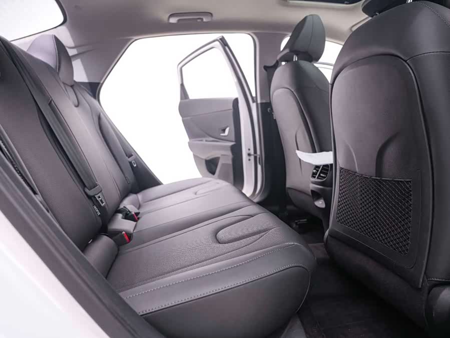 Hyundai Elantra 2024 imagen de coche #25