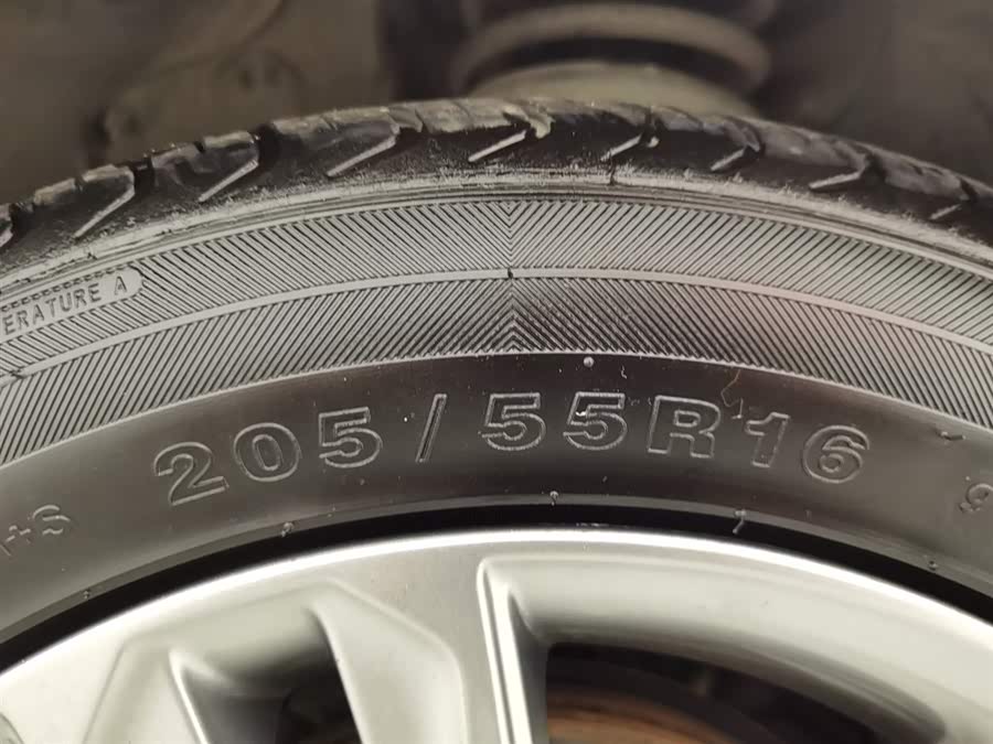 GEELY Emgrand 2017 car image #25