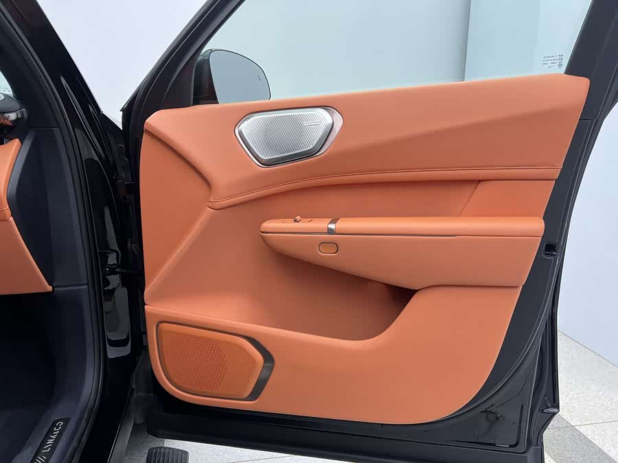 Lynk & Co 900 2025 car image #25