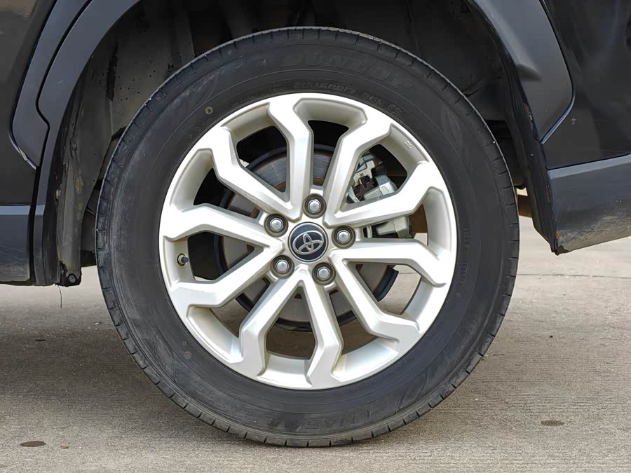 Toyota Frontlander 2023 car image #25