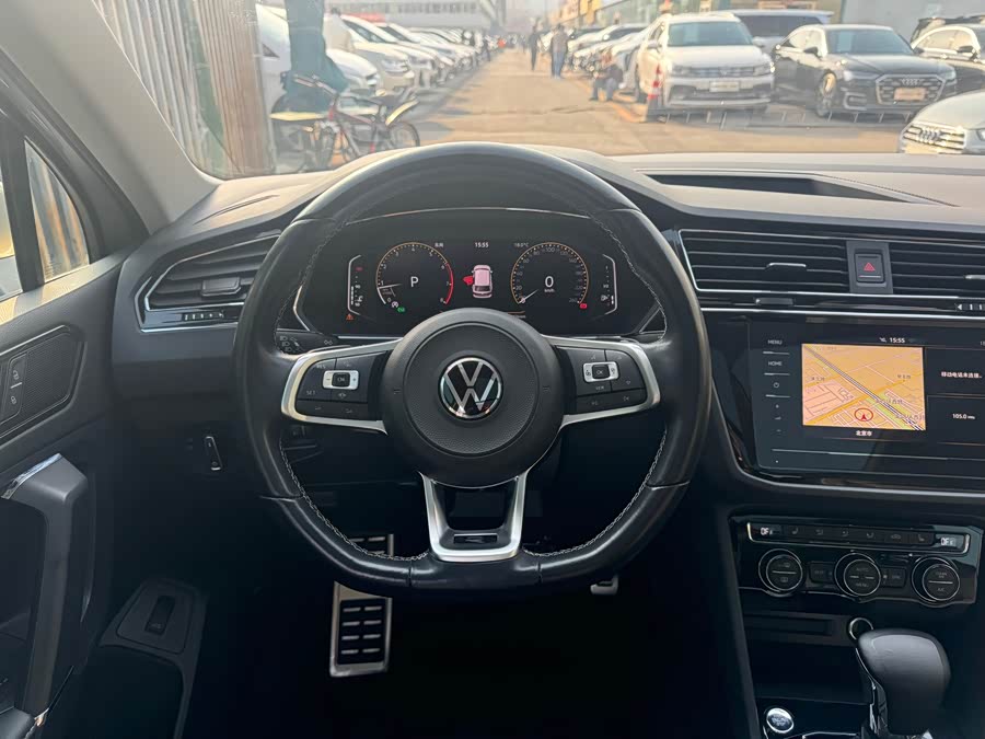 Volkswagen Tiguan L 2021 car image #25