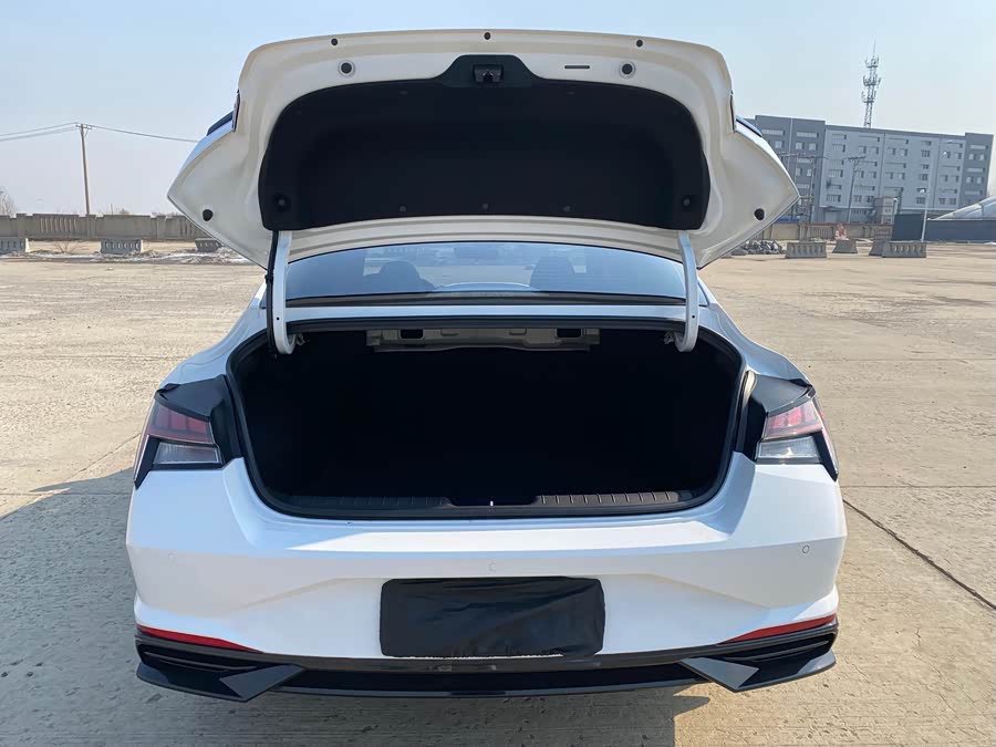 Hyundai Elantra 2022 car image #25