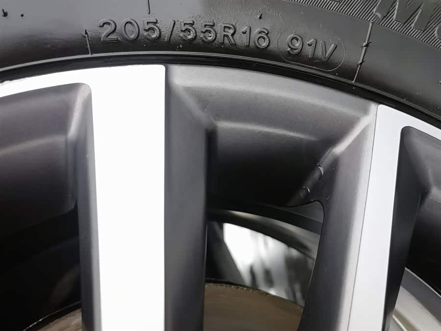 GEELY Emgrand 2019 car image #25