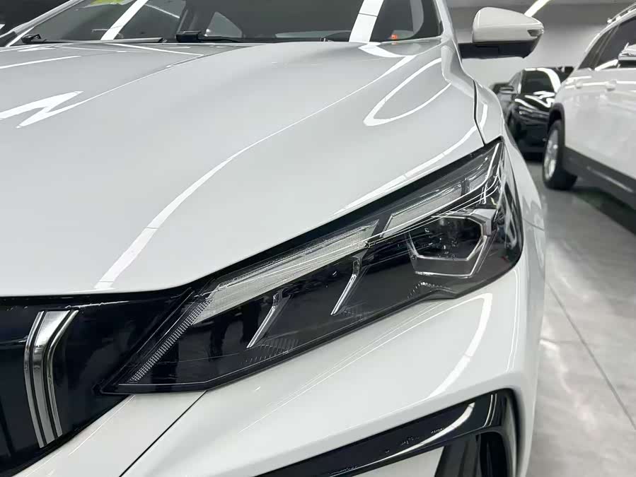 GEELY Binray 2026 car image #25