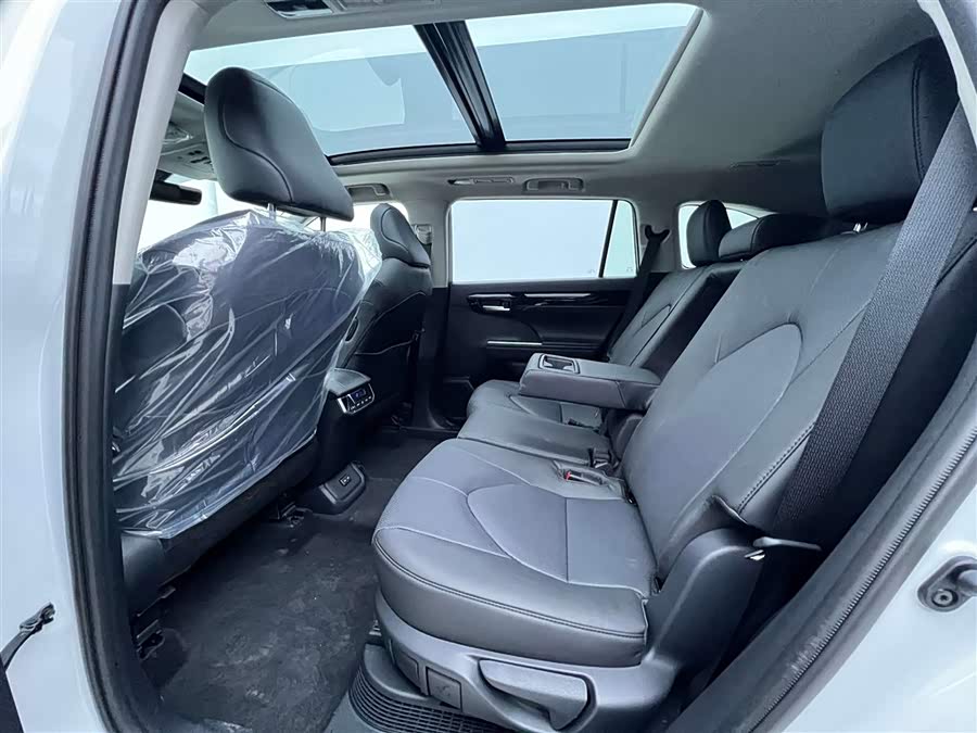 Toyota Highlander 2026 car image #25