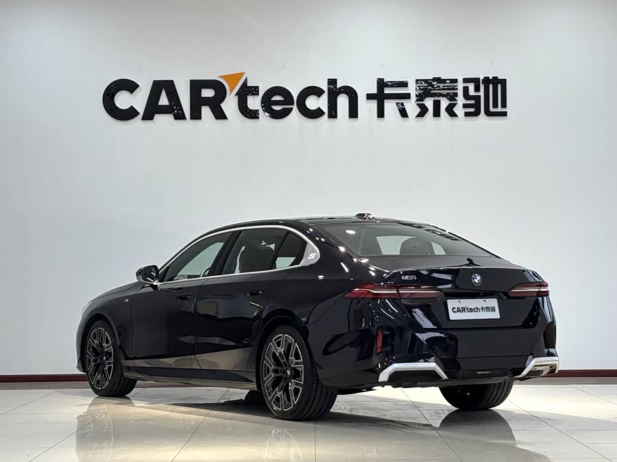 BMW 5 Series 2025 car image #25