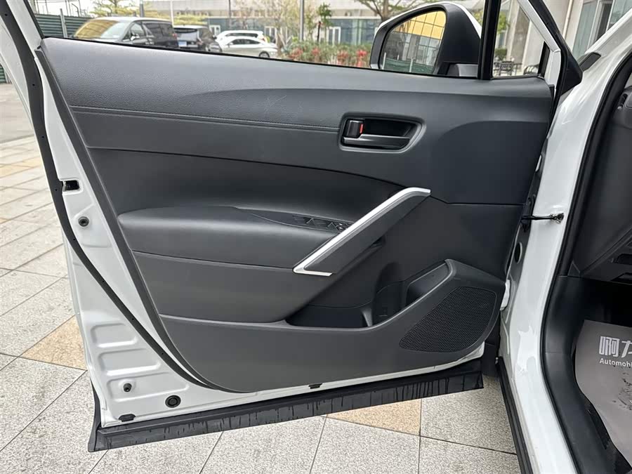 Toyota Corolla Cross 2023 immagine di auto #25