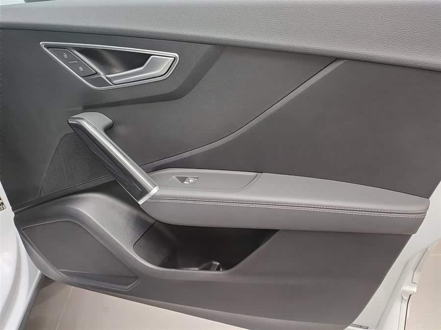 Audi Q2L 2024 صورة سيارة #25