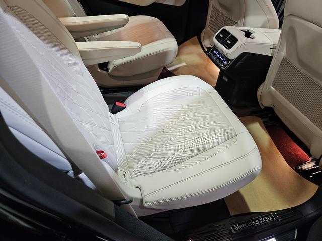 Mercedes-Benz GLS AMG 2023 car image #25