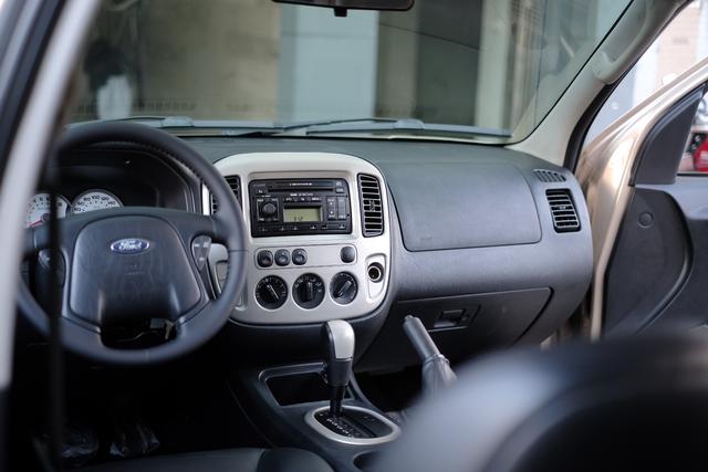 Ford Escape (Imported) 2007 #25 Ford Escape (Imported) 2007 car image #25