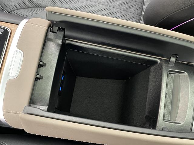 Mercedes-Benz EQS SUV 2025 car image #25