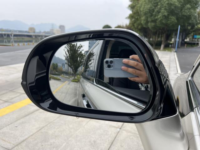 HongQi HQ9 2023 car image #25