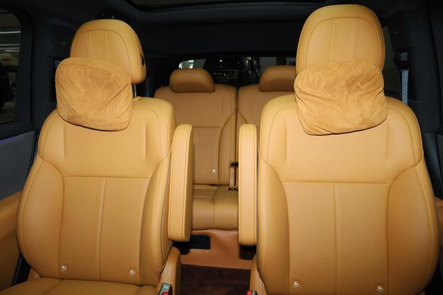 Li i8 2025 image de voiture #25