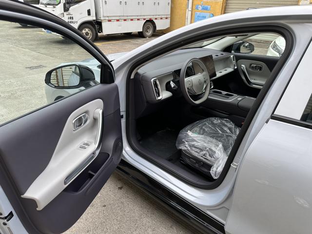 零跑汽车 零跑B01 2025 汽车图片 #25