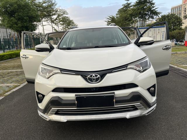 Toyota RAV4 Hybird E+ 2016 car image #25