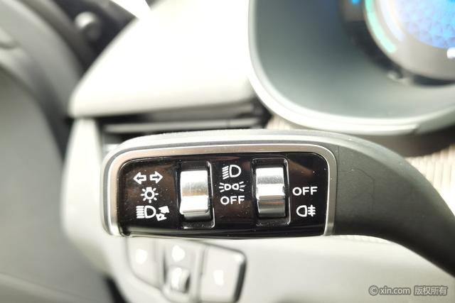 HongQi E-QM5 2023 immagine di auto #25