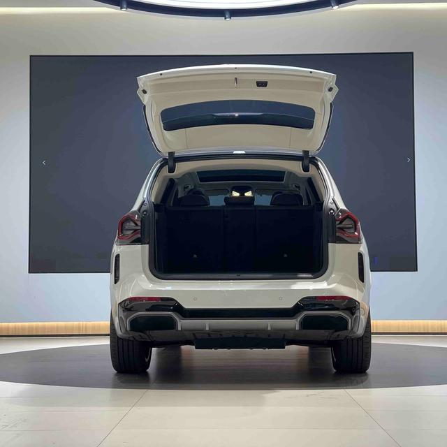 BMW M235L 2024 car image #25