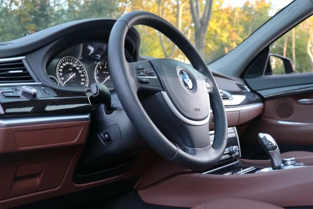 BMW 5 Series GT 2012 #25 BMW 5 Series GT 2012 صورة سيارة #25