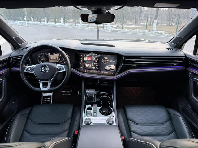 Volkswagen Touareg 2018 car image #25